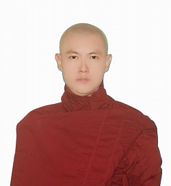 Venerable Dhammā Cāra on Mount41.